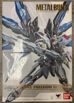 Bandai Gundam Metal Build Strike Freedom Gundam Seed ZGMF-X20A Action Figure