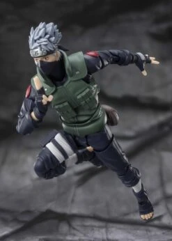 Bandai S.H. Figuarts Naruto: Shippuden Kakashi Hatake - Famed Sharingan Hero - Action Figure -Hasro Model Shop 4573102634511h