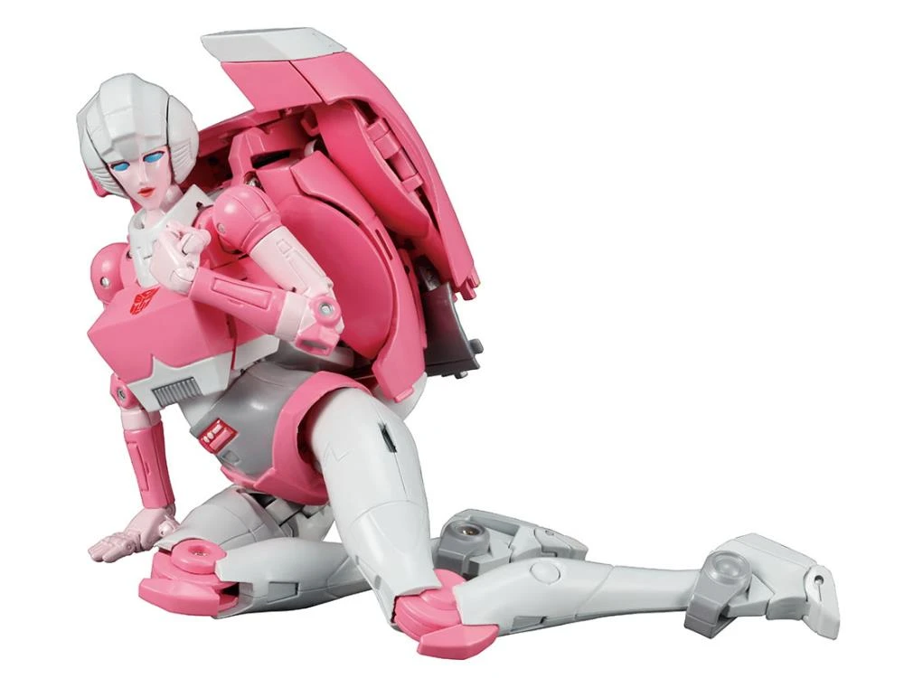 Transformers Masterpiece MP-51 Arcee 6 Transformers Masterpiece MP-51 Arcee - Image 4